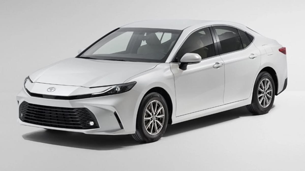 تويوتا تسجل اسم Camry Apex… هل تستعد كامري لنسخة رياضية جديدة؟